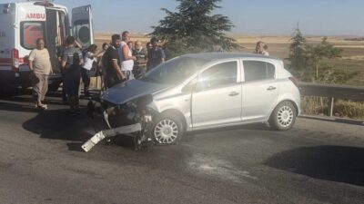 Eskişehir’den Ankara istikametine seyir halindeki bir otomobilin lastiğinin patlaması sonucu