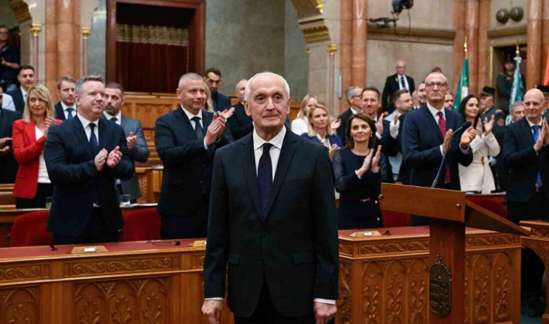 Macaristan Parlamentosu, eski Yüksek Mahkeme Başkanı Andras Baka’yı ülkenin yeni