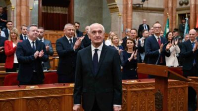 Macaristan Parlamentosu, eski Yüksek Mahkeme Başkanı Andras Baka’yı ülkenin yeni