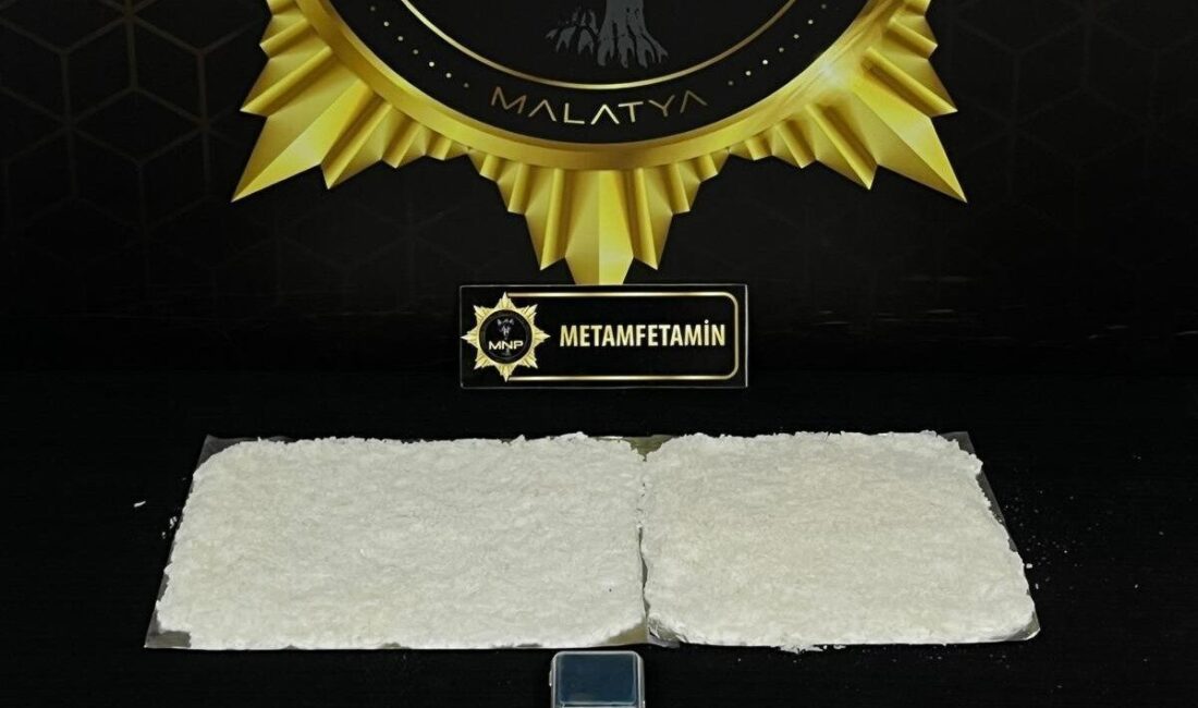 Malatya’da sokak satıcılarını hedef alan bir operasyonda 900 gram metamfetamin