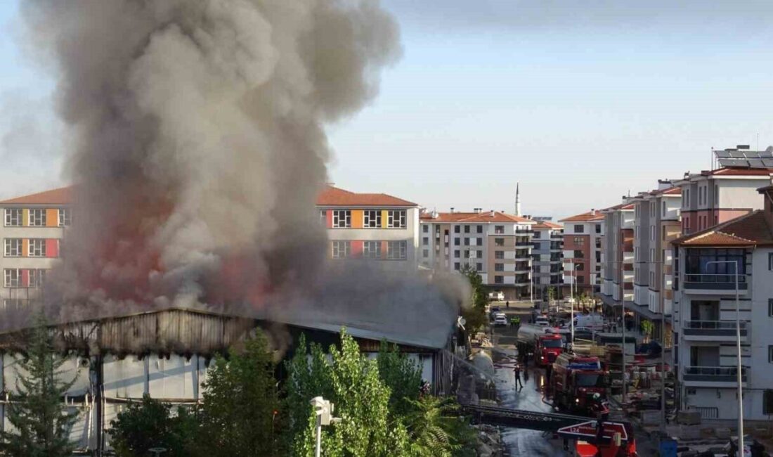 Malatya’da bir şantiyede işçilerin kaldığı prefabrik yatakhanede çıkan yangın sonucu
