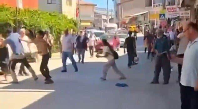 Arapgir ilçesinde mevsimlik işçiler arasında çıkan bir kavga sonucunda birçok