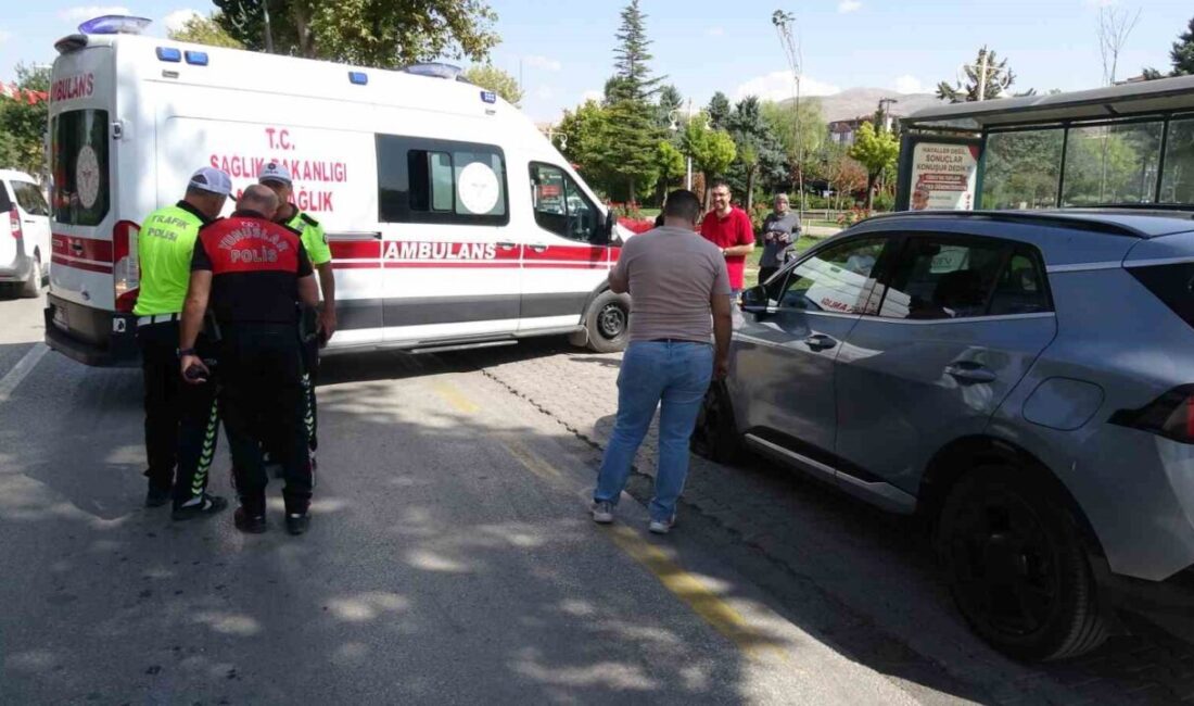 Malatya’da bir otomobil ile motosikletin çarpışması sonucu meydana gelen trafik