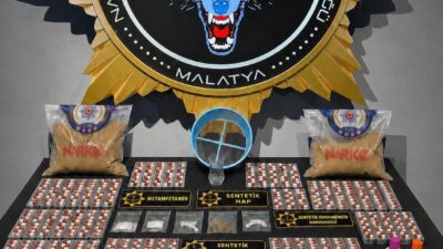 Malatya’da Narkotik Suçlarla Mücadele Şube Müdürlüğü ekipleri tarafından sokak satıcılarına