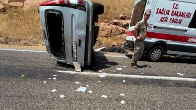 Mardin’in Nusaybin ilçesinde meydana gelen bir trafik kazasında, hafif ticari