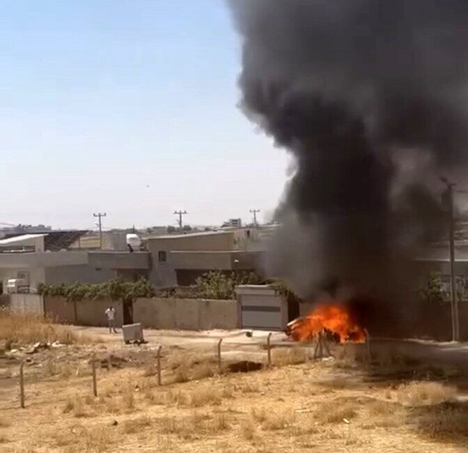 Mardin’in Nusaybin ilçesinde bir otomobilde meydana gelen patlamanın ardından çıkan