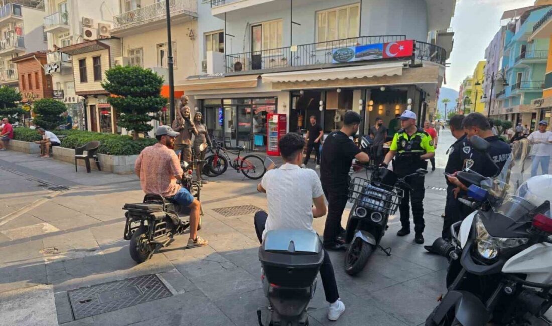 Marmaris Çarşısı’nda Emniyet ve Zabıta ekiplerinin bir araya gelerek düzenledikleri