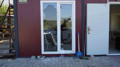 Kastamonu’da bir kooperatifin bahçesine gece saatlerinde giren maskeli bir saldırgan,
