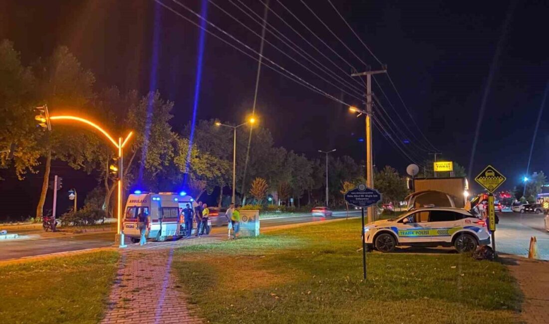 Muğla’nın Menteşe ilçesinde meydana gelen bir trafik kazasında, kırmızı ışıkta