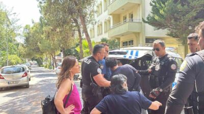 Muğla’nın Menteşe ilçesinde seyir halindeyken telefonla konuştuğu iddia edilen motokurye,