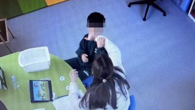 Mersin’de, “atipik otizmli” 5 yaşındaki çocuğa şiddet uyguladığı iddiasıyla tutuklanan