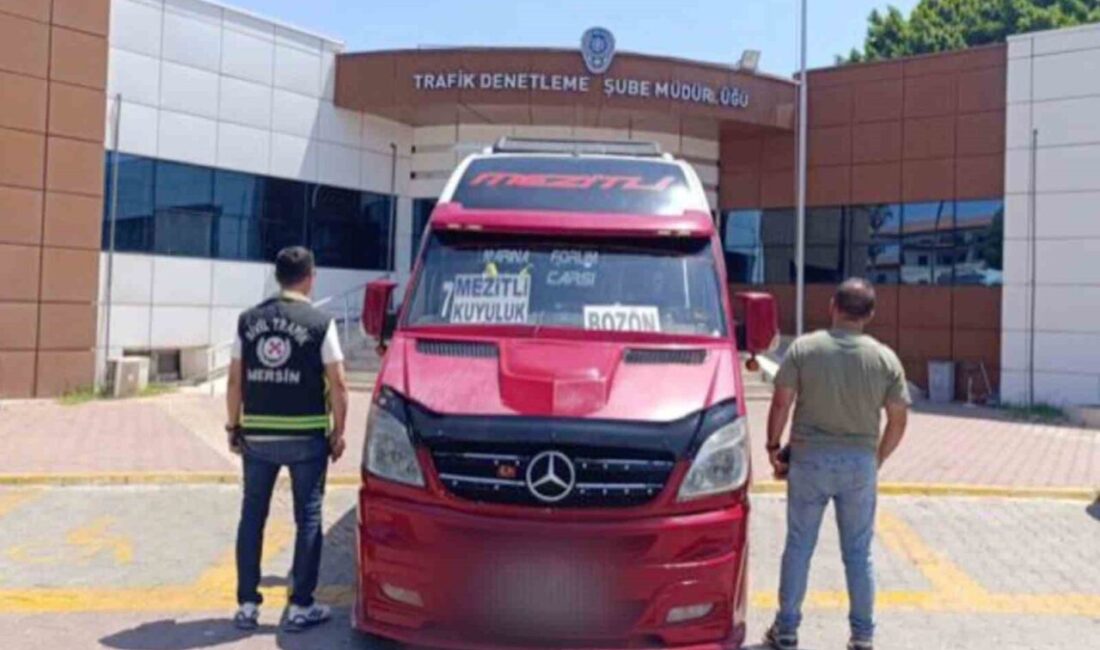 Mersin’de trafik güvenliğini tehlikeye atan bir sürücü, ters şeridi kullanarak