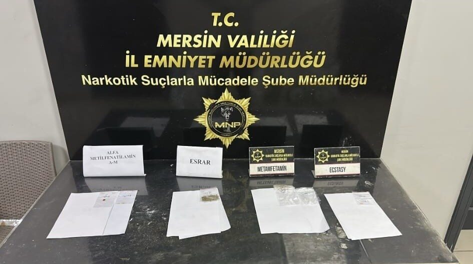 Mersin’de sokak satıcıları olarak bilinen uyuşturucu madde ticareti yaptıkları iddia