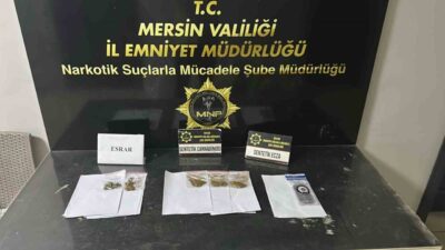 Mersin’de, uyuşturucu ticareti yaptığı tespit edilen sokak satıcılarına yönelik yapılan
