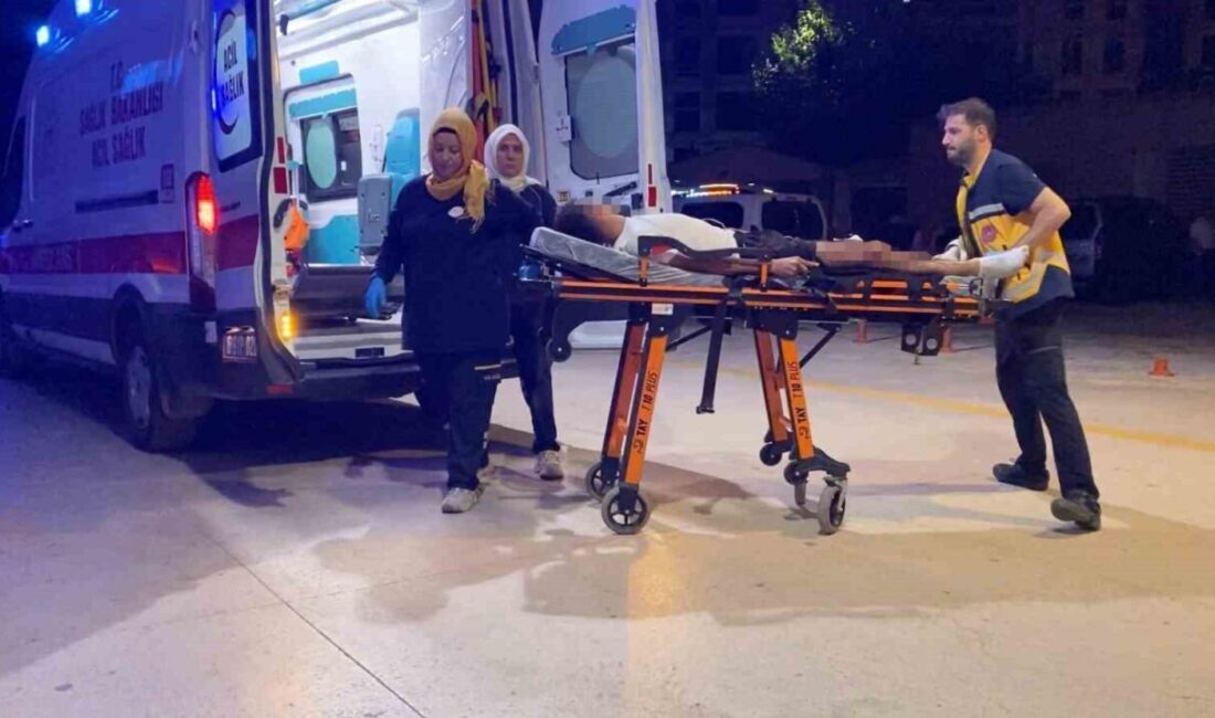 Bursa’nın İnegöl ilçesinde, mesajlaşma esnasında aralarında anlaşmazlık çıkan ve bacağından