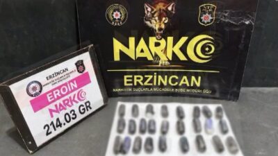 Erzincan’da polis ekipleri tarafından gerçekleştirilen operasyonda mide ve bağırsaklarında uyuşturucu