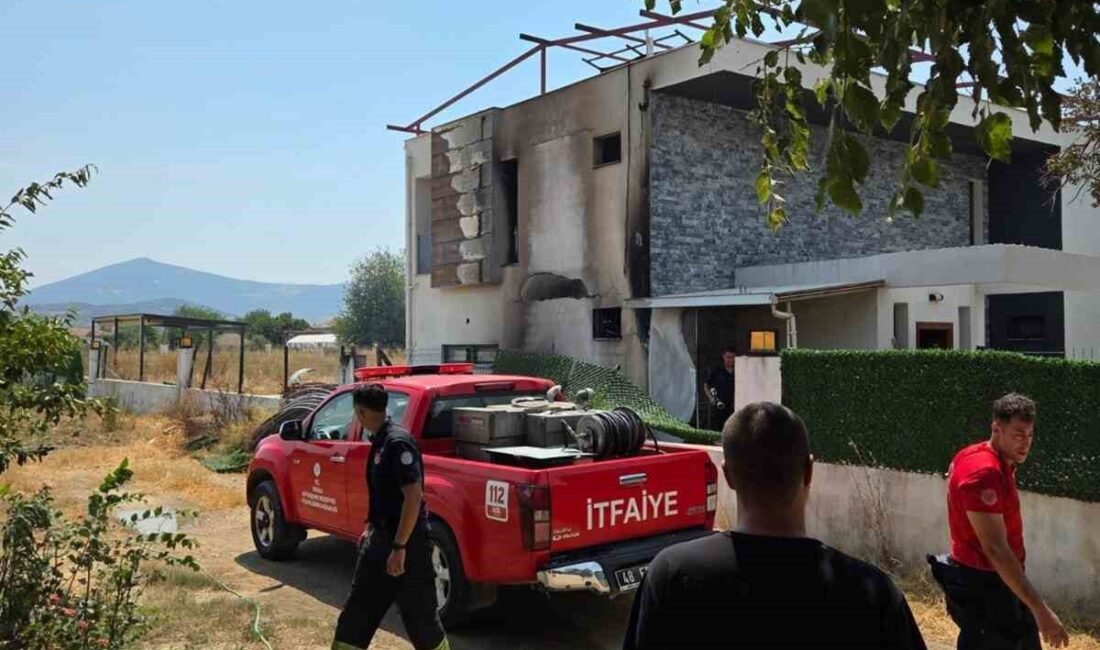 Muğla’nın Milas ilçesine bağlı Bahçeburun Mahallesi’nde meydana gelen yangında, ev