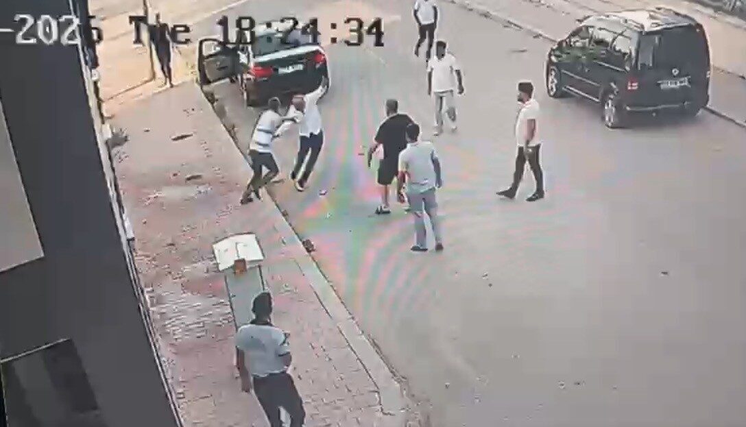 Gaziantep Milletvekili Melih Meriç’in bıçaklanma anına ait güvenlik kamerası görüntüleri
