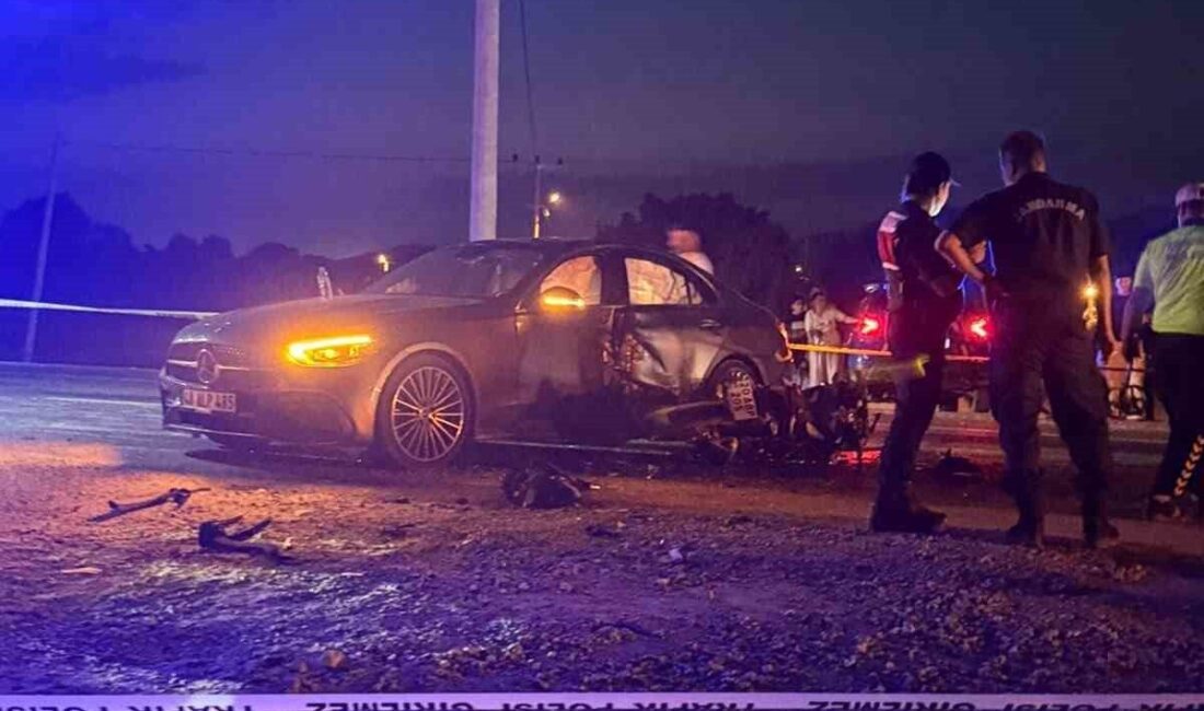 Muğla’nın Menteşe ilçesinde meydana gelen trafik kazasında motosiklet ile otomobilin