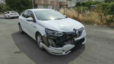 Adıyaman’da meydana gelen trafik kazasında 2 kişi yaralandı. Alınan bilgilere