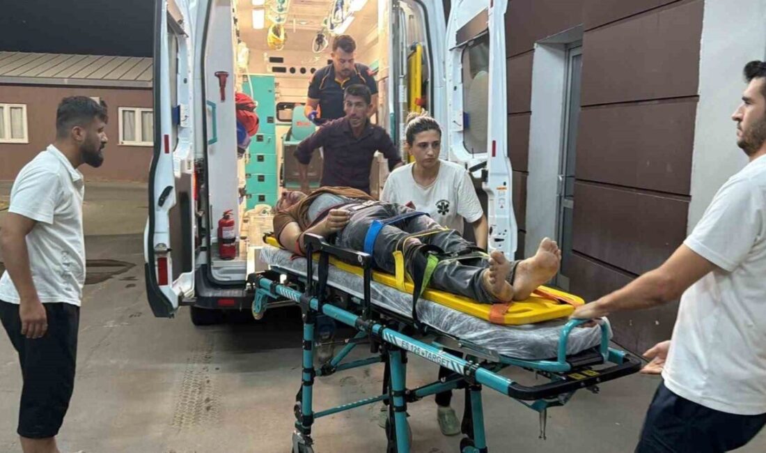 Adıyaman’da meydana gelen trafik kazasında, bir motosikletle bir otomobil çarpıştı