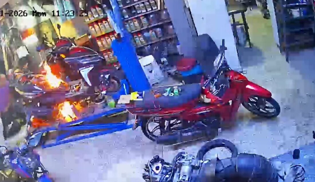 Kula ilçesinde bulunan bir motosiklet tamirhanesinde yaşanan dikkat çekici bir