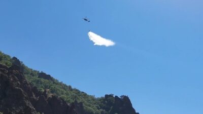 Tunceli’deki Munzur Vadisi’nde önceki gün meydana gelen örtü yangını, gece