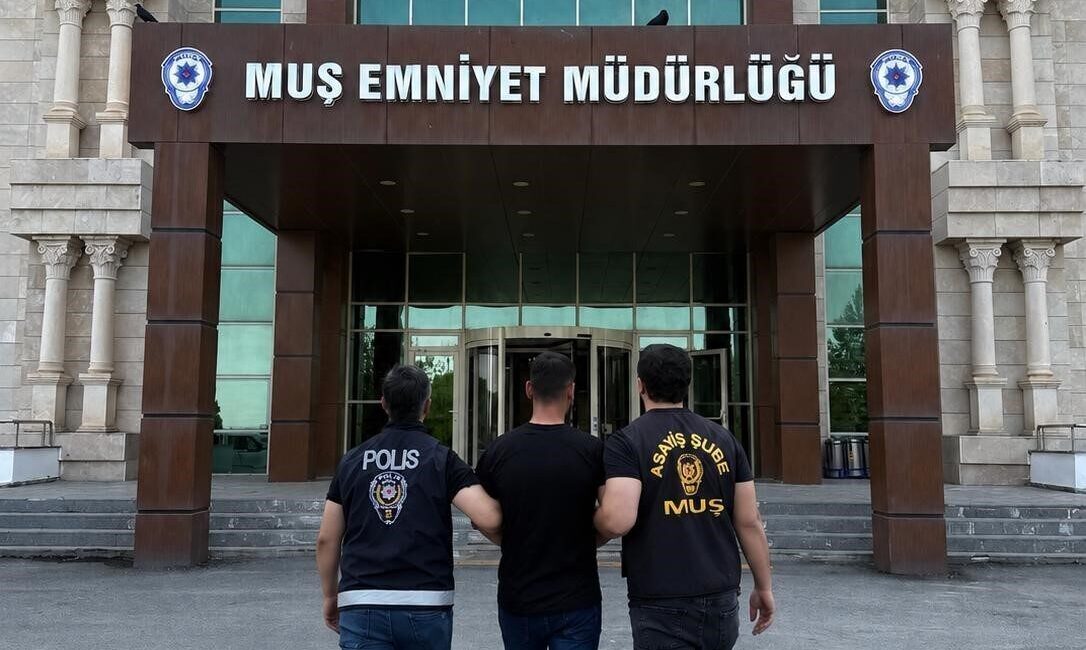 Muş’ta, 10 yıl kesinleşmiş hapis cezası bulunan ve ayrıca “hükümlü