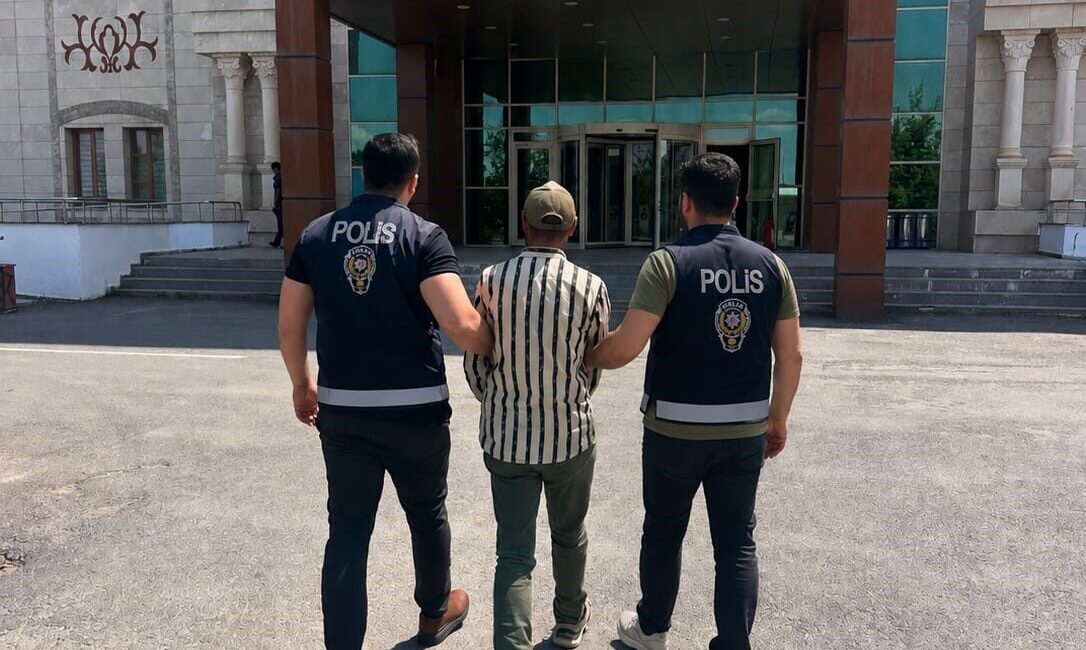Muş’ta polis ekipleri, aranan kişilerin yakalanması amacıyla yürüttükleri operasyonlar kapsamında