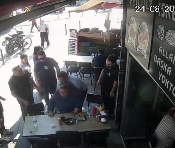 Konya’da bir kadının boğazına döner parçası kaçması sonucunda polis tarafından