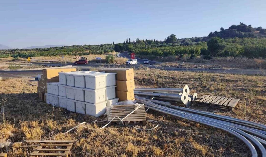 Manisa’nın Şehzadeler ilçesinde bulunan Karaoğlanlı Kavşağı’nda art arda meydana gelen