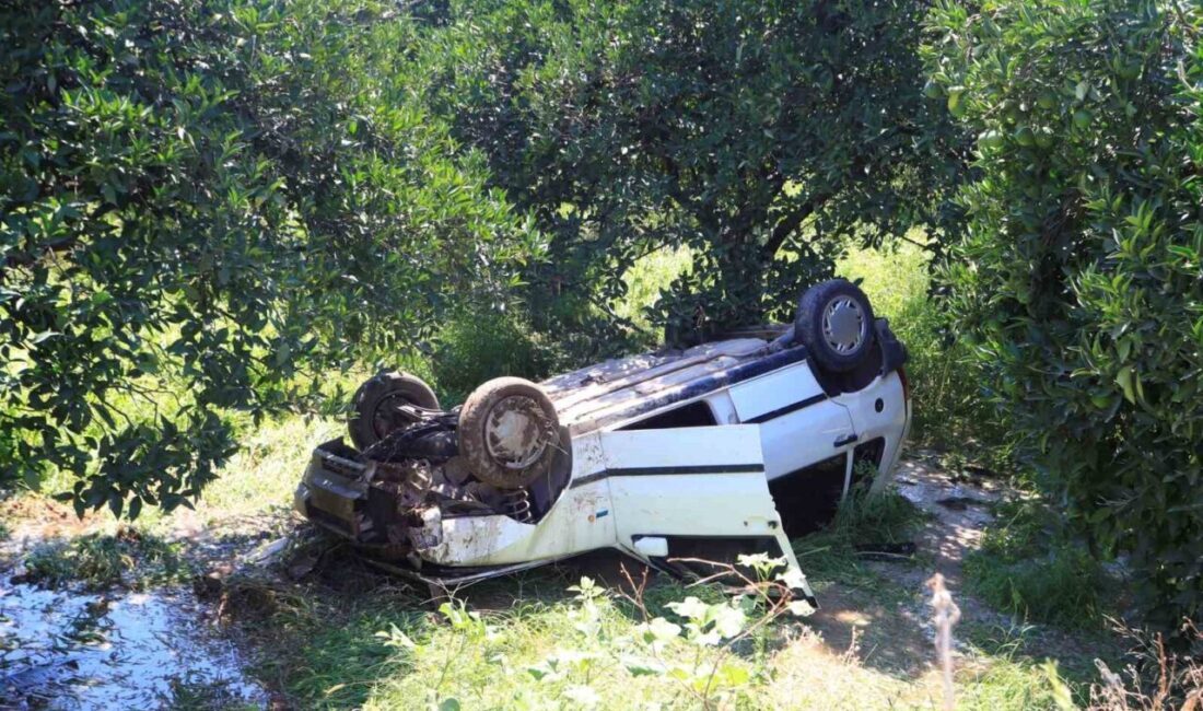 Antalya’nın Konyaaltı ilçesinde bir otomobil sürücüsü, seyir halinde ilerlerken ani