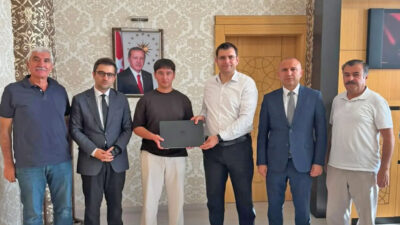 Yerköy Rabia Koyunbaşoğlu Anadolu Lisesi öğrencisi Efendi Açıkgöz, geliştirdiği “Derman: