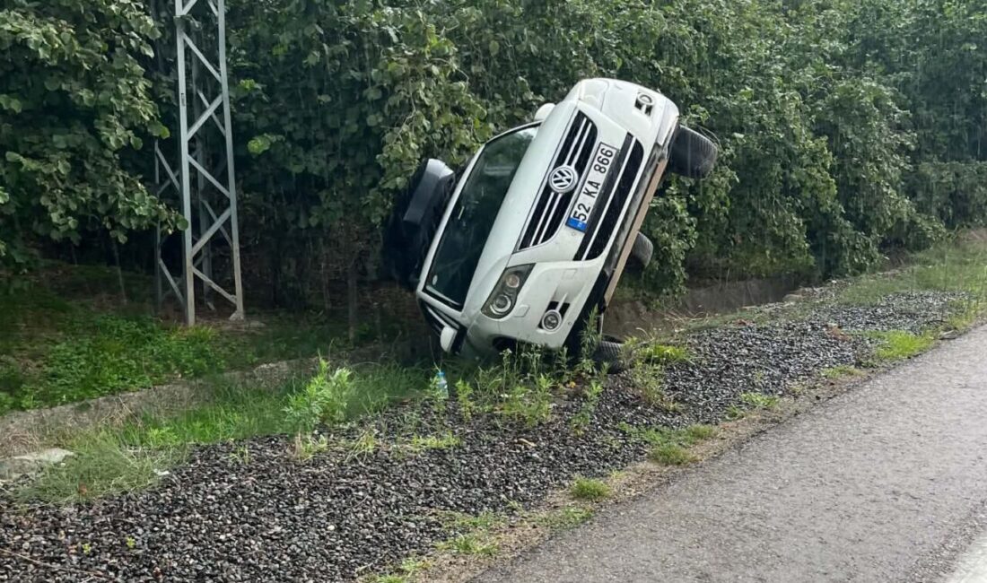 Fatsa ilçesinde bir SUV aracın devrilmesiyle meydana gelen kaza, maddi