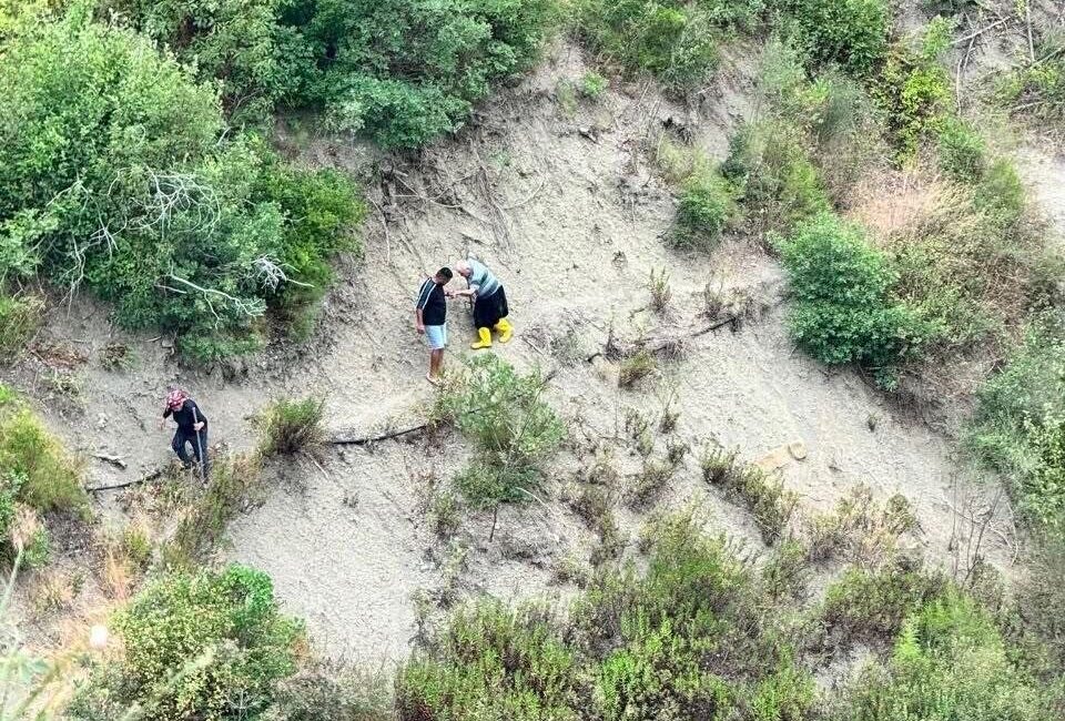Hatay’ın Belen ilçesinde, Alzheimer hastası bir vatandaşın ormanlık alanda düşmesi