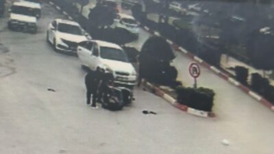 Kadirli ilçesine bağlı Osmaniye’de meydana gelen trafik kazasında, bir otomobilin