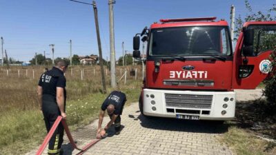 Muratlı ilçesindeki boş bir arazide çıkan ot yangını, itfaiye ekiplerinin