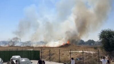 Eskişehir’de meydana gelen bir yangın, otluk alanda başlayıp geniş bir