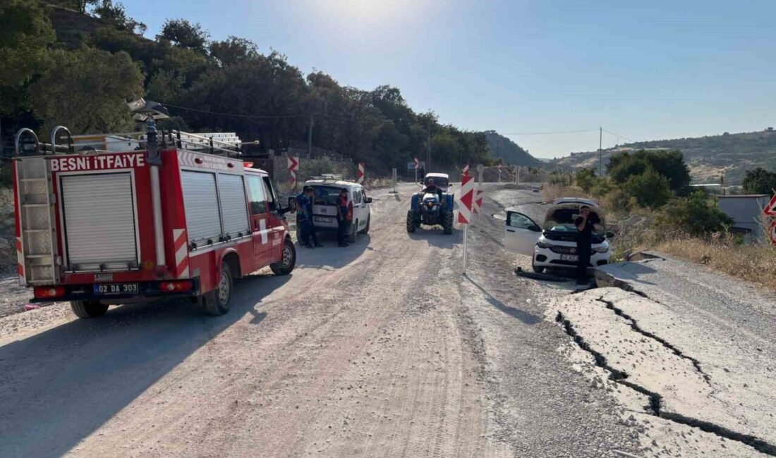 Besni ilçesinde, daha önceden heyelan meydana gelen bir yolda, bir