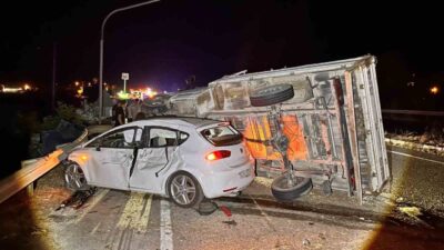Manisa’nın Kula ilçesinde yolcu kamyonetiyle otomobil çarpıştı. Otomobil sürücüsü yaralandı.