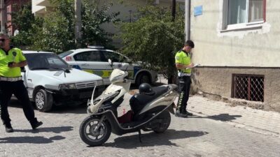 Tavşanlı ilçesinde otomobil ile motosikletin çarpışması sonucu meydana gelen trafik