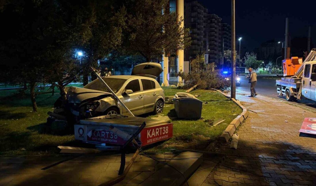 Kayseri’nin Melikgazi ilçesinde meydana gelen trafik kazasında, sürücüsünün kontrolünü yitirdiği