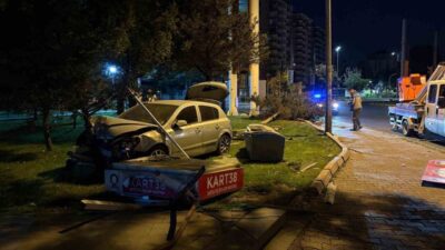 Kayseri’nin Melikgazi ilçesinde meydana gelen trafik kazasında, sürücüsünün kontrolünü yitirdiği