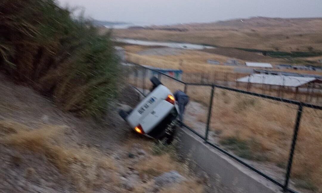 Adıyaman’da meydana gelen olayda, bir sürücü kontrolünü kaybettiği aracıyla şarampole