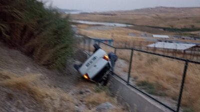 Adıyaman’da meydana gelen olayda, bir sürücü kontrolünü kaybettiği aracıyla şarampole