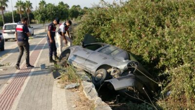 Manavgat ilçesinde bir otomobilin kaldırımda yürüyen bir yayaya çarpması sonucu