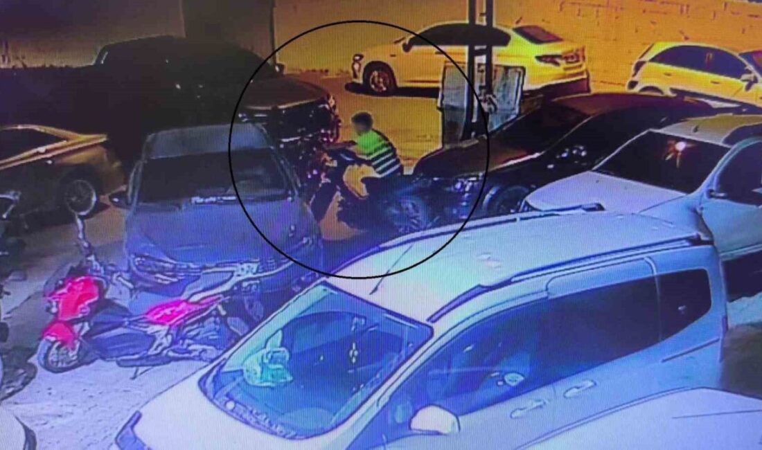 Hatay’da depremde kolunu ve ailesini kaybeden 18 yaşındaki Salih Ersöz,