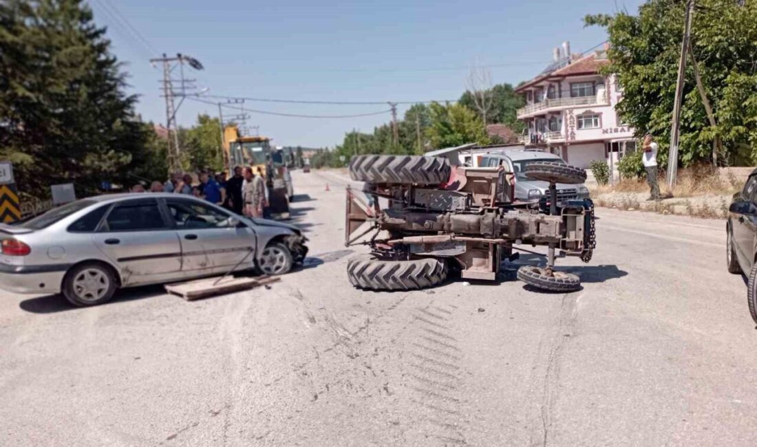 Tokat’ın Yeşilyurt ilçesinde meydana gelen trafik kazasında traktör ile otomobil