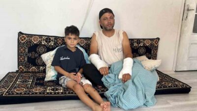 Mersin’de bir otomobil ile motosikletin çarpıştığı ve sürücünün yerde yatan