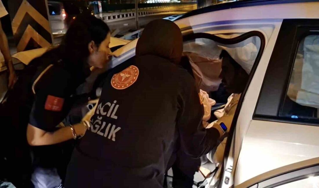 Bursa’da bir sürücü, yolunu seçerken gecikince direğe çarparak yaralandı ve